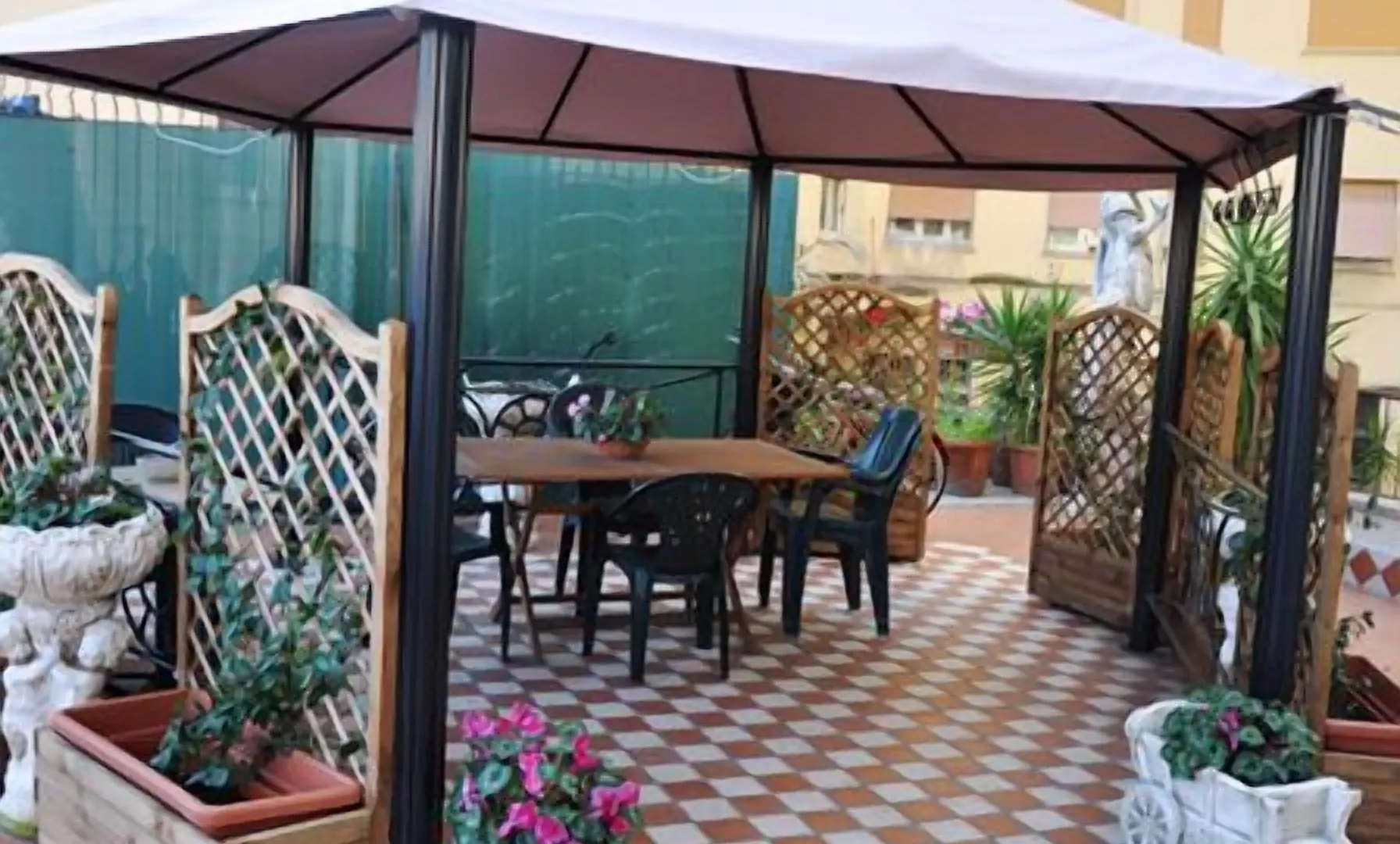 Cleopatra Guest House Rome